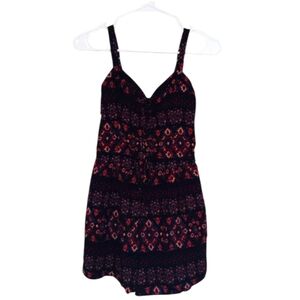 Hollister‎ Romper Size S in a Purple Paisley Pattern